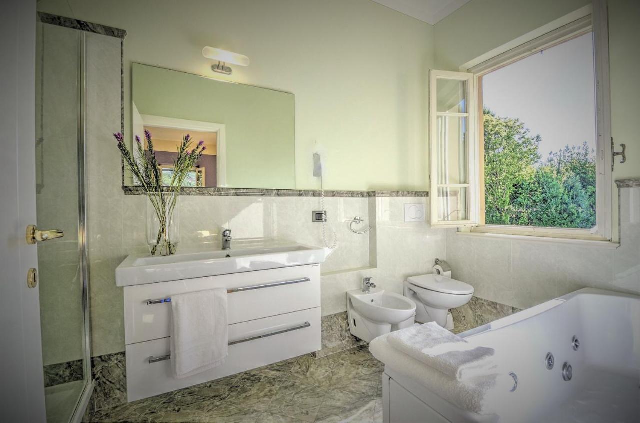 Lucca Cycling Holidays Il Tiglio Rooms SantʼAndrea di Compito Exterior foto